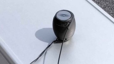 Qlws LightWeightShaker - integrated high resolution force sensor with patented shaker decoupling system